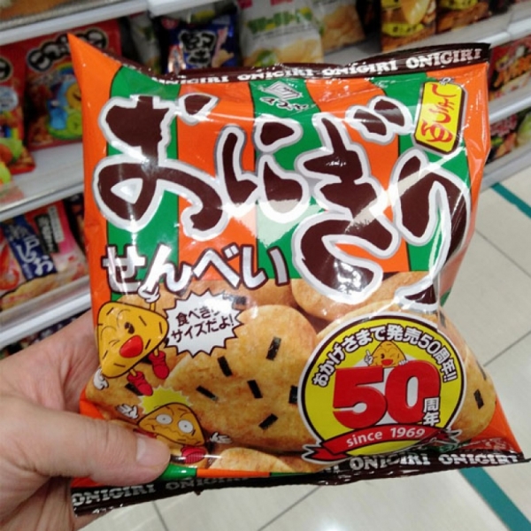 재팬홀릭의,다이소 오니기리 센베이　28g 사진입니다.